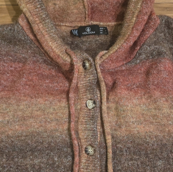 Volcum Hooded Sweater - Picture 3 of 6